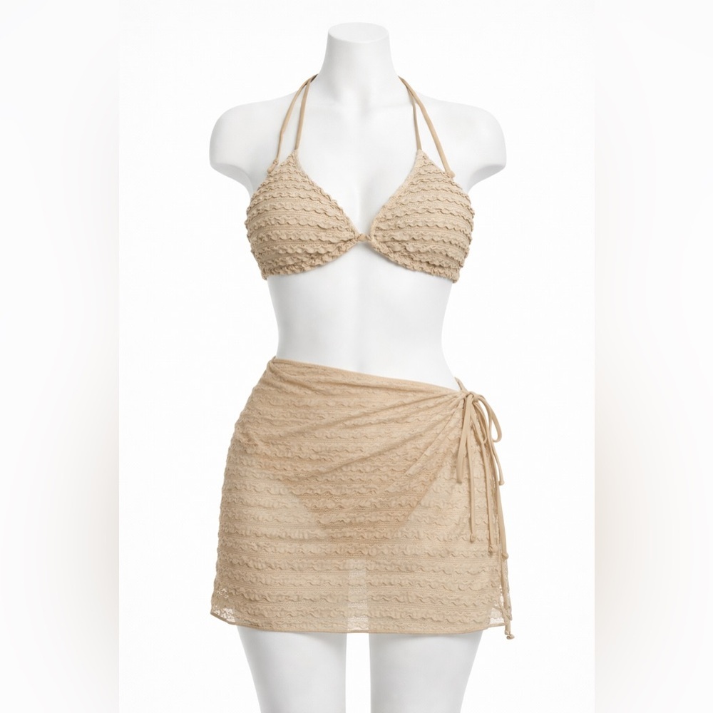 NWT Beige ruffle Bikini with Sarong Size L. Padded top, hygenic liner.